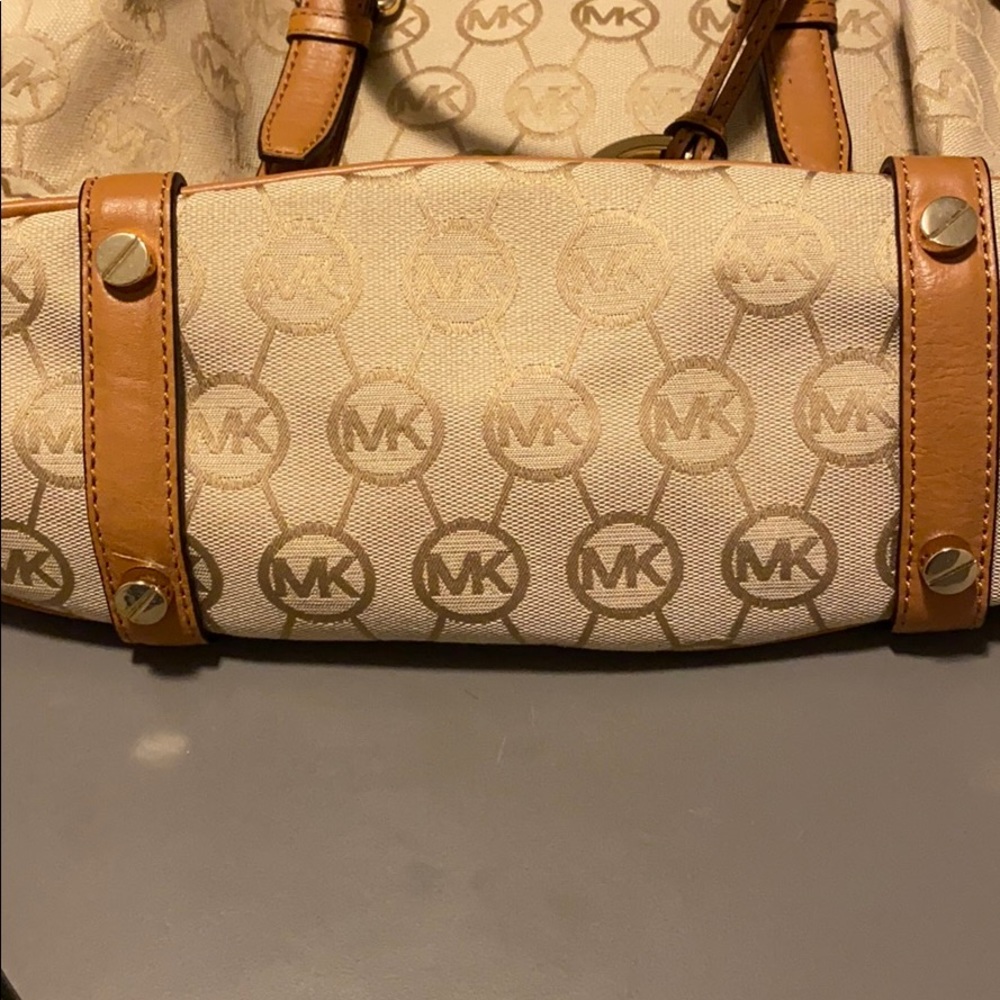 - Michael Kors Bedford Monogram Jacquard  Satchel M - Picture 7 of 8